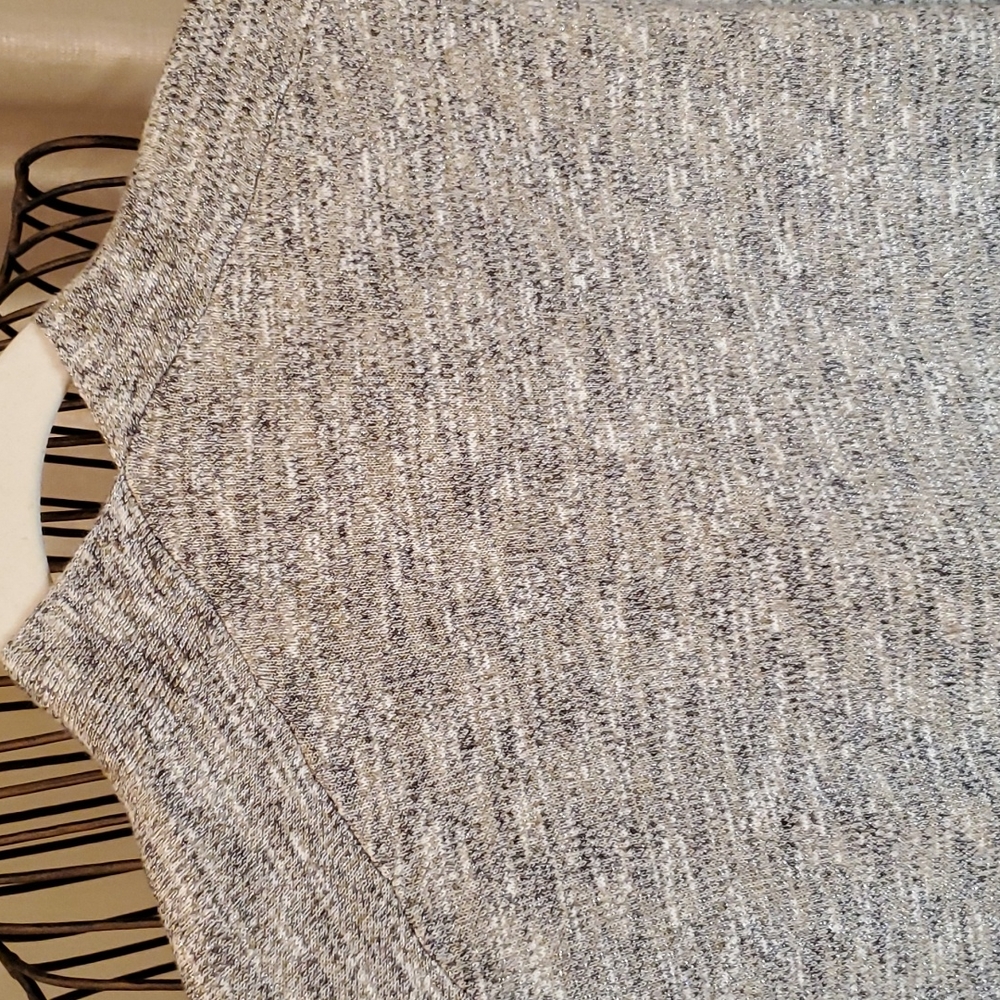 πHPπLOFT Medium Petite Sweater w/ Sparkly Metallic Silver Threading!πππ - Picture 7 of 16